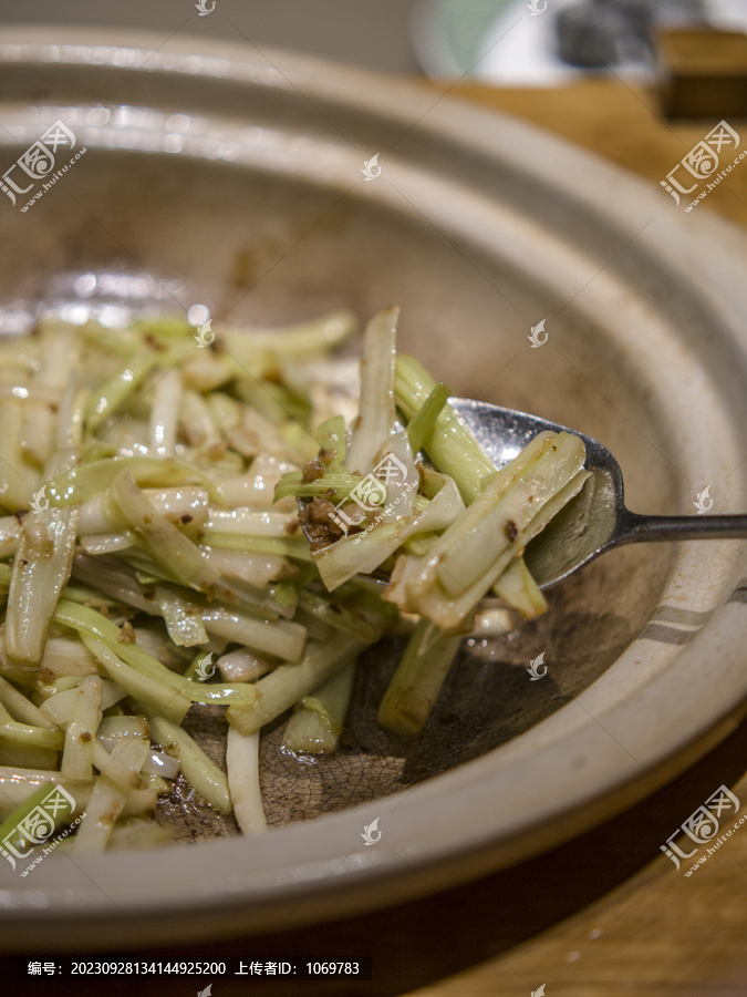 鲜虾仔焗蒲菜