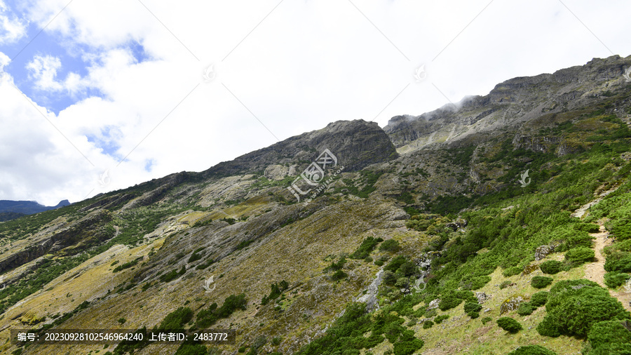 东川雪岭