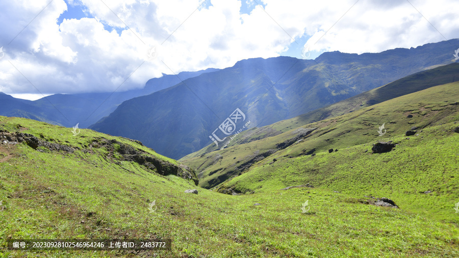 东川雪岭