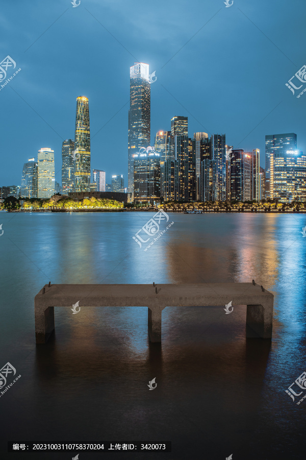 广州市珠江新城城市天际线夜景