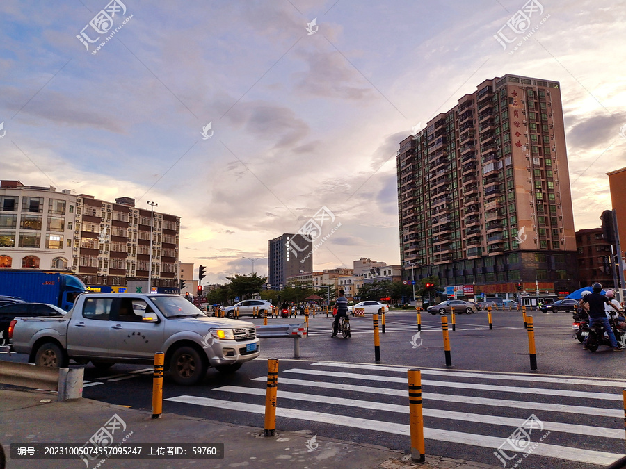 街头黄昏风景