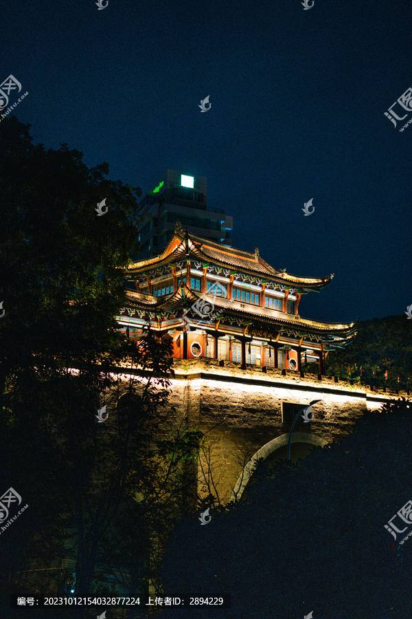 铁门关夜景