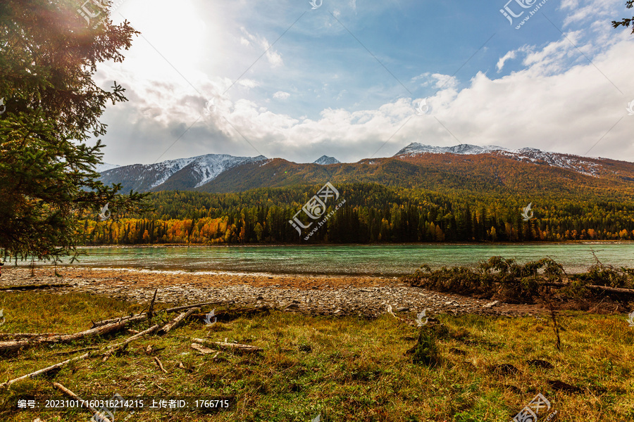 纳斯湖三湾景区风光