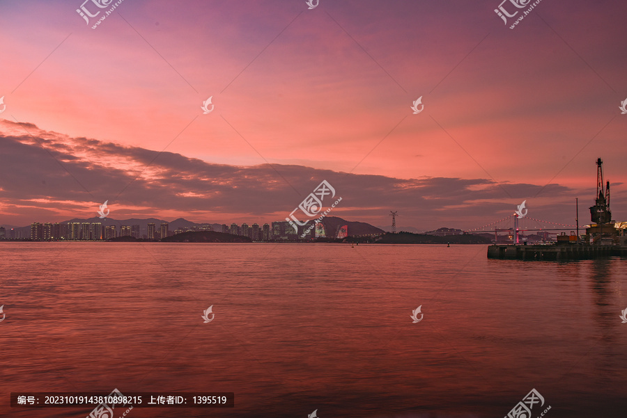 厦门海湾黄昏夜景