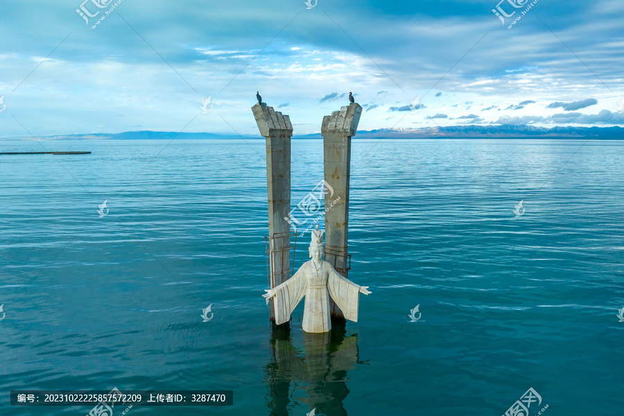 青海湖西王母塑像
