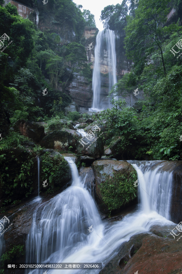 绿水青山飞瀑