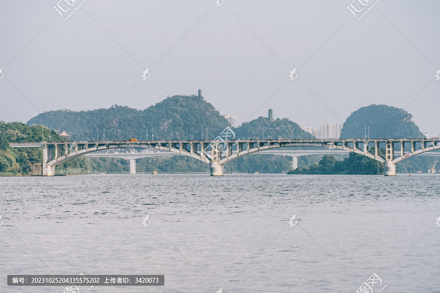 广西柳州壶东大桥与蟠龙山双塔