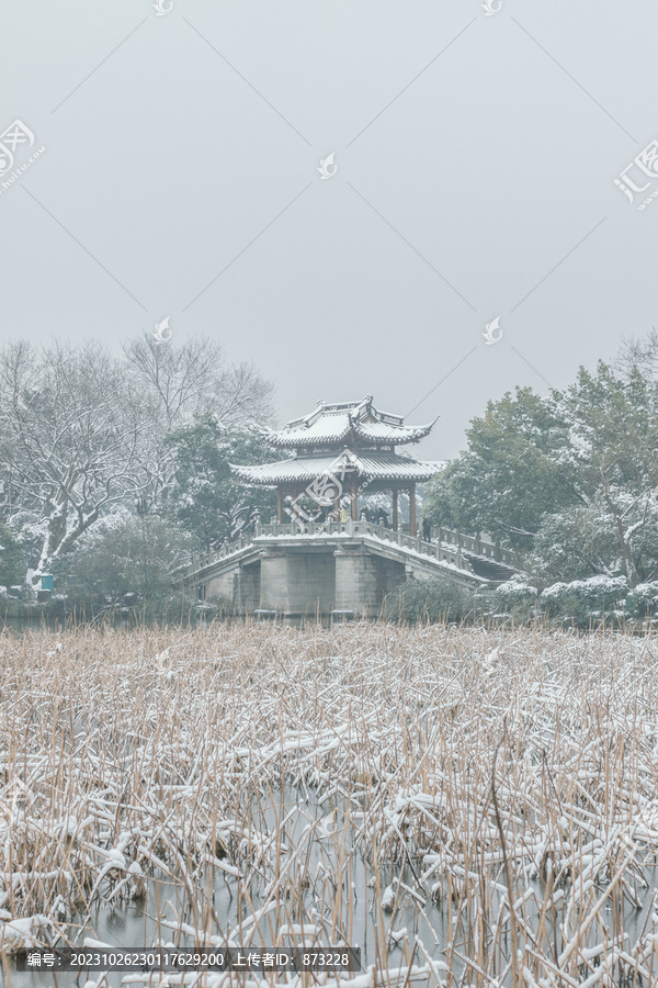 玉带晴虹雪景