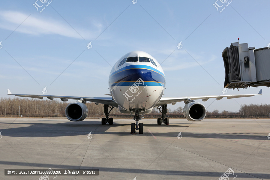 南方航空空客A330飞机正面