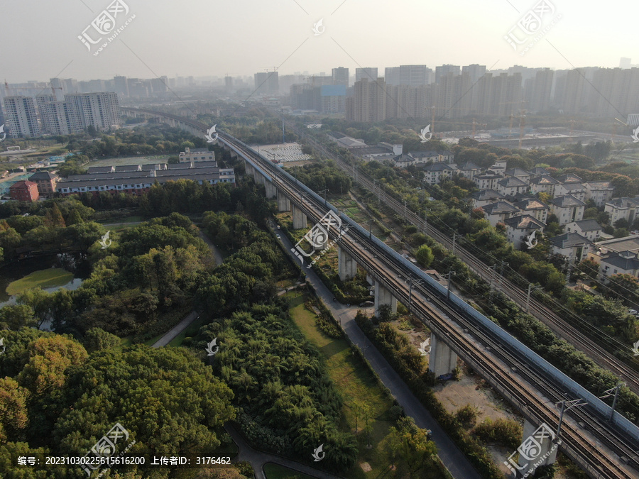 高铁与住宅