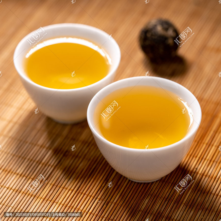 龙珠普洱茶生茶汤