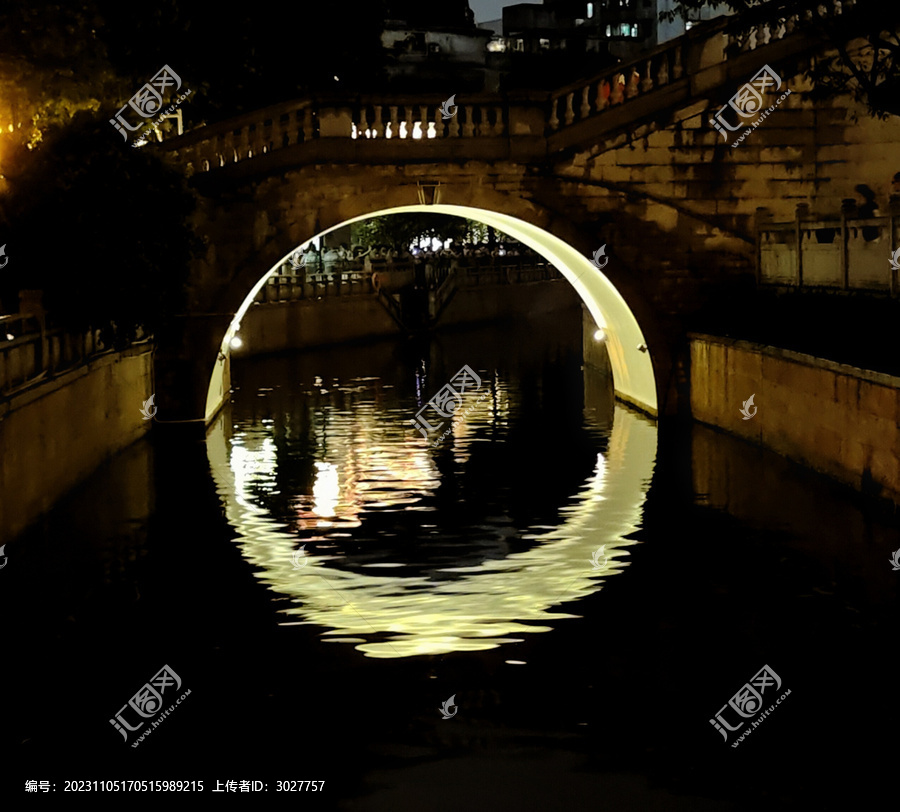 石拱桥夜景