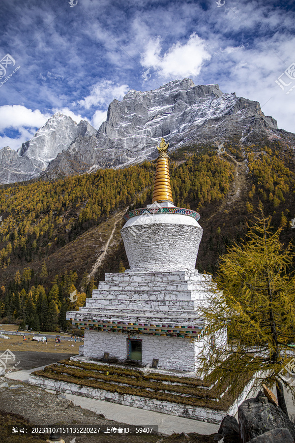 四姑娘山双桥沟秋天景色