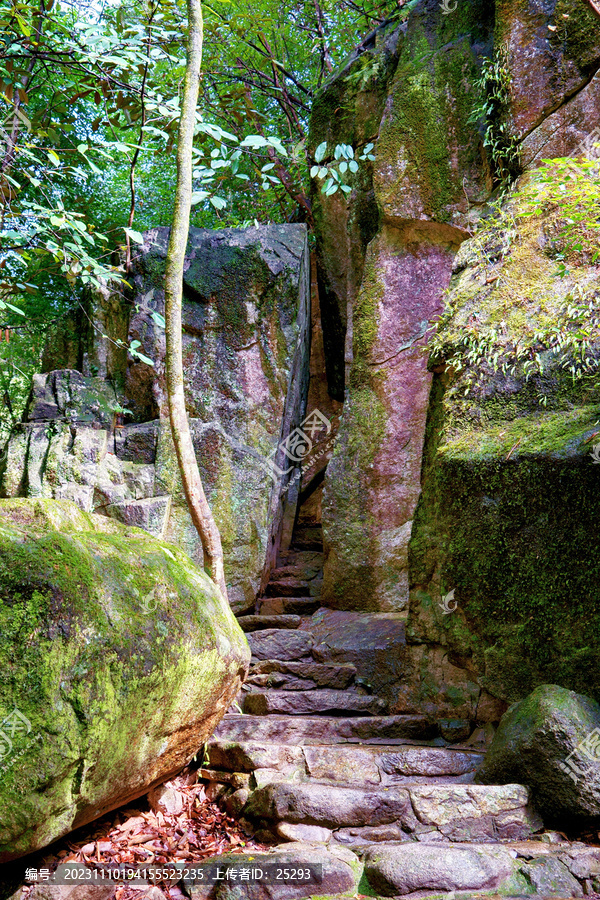 婺源大鄣山石梯石门