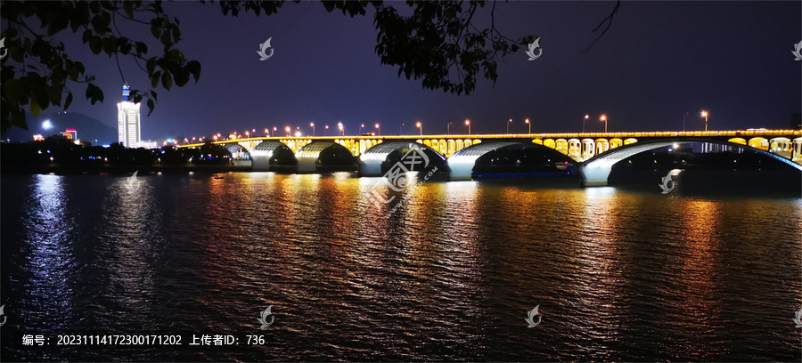 湖南长沙湘江河畔大桥夜景