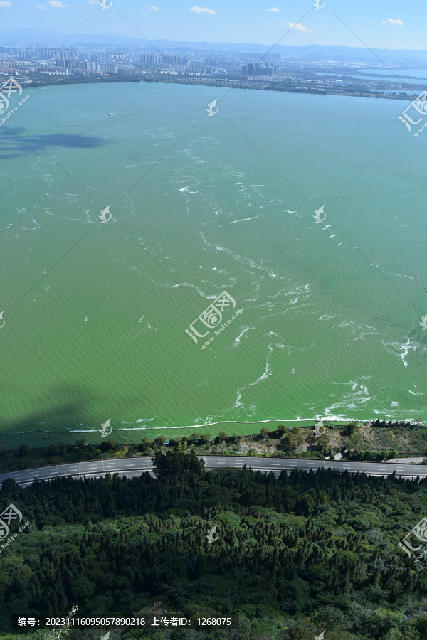 云南昆明滇池翠湖西山