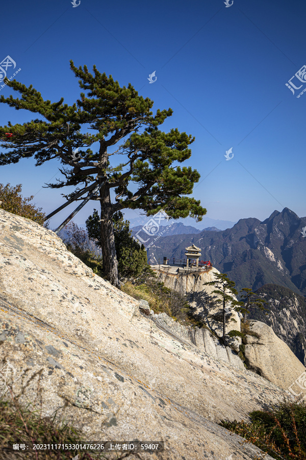 西岳华山奇峰峻岭