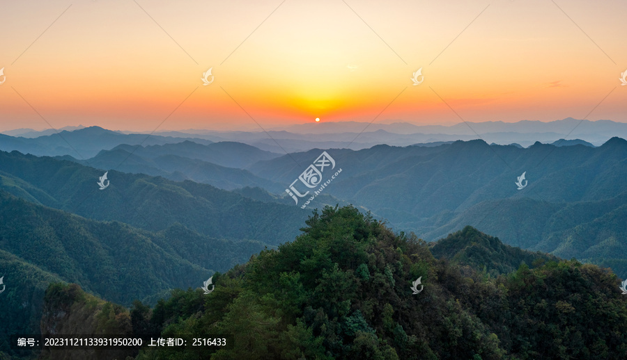 山顶山脉山川森林日落夕阳