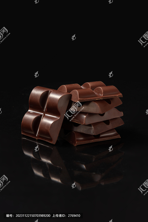 黑巧克力排块特写