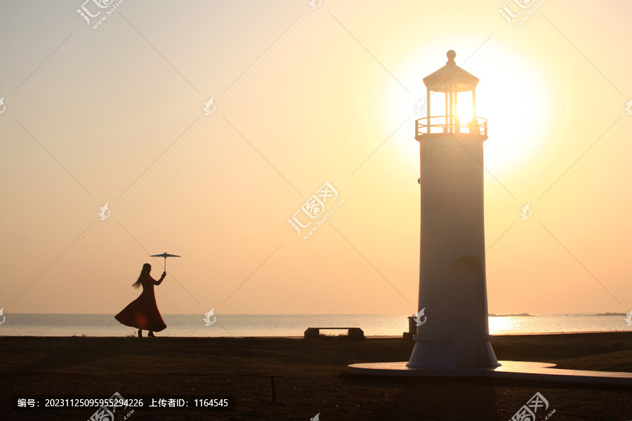 海滨日出剪影