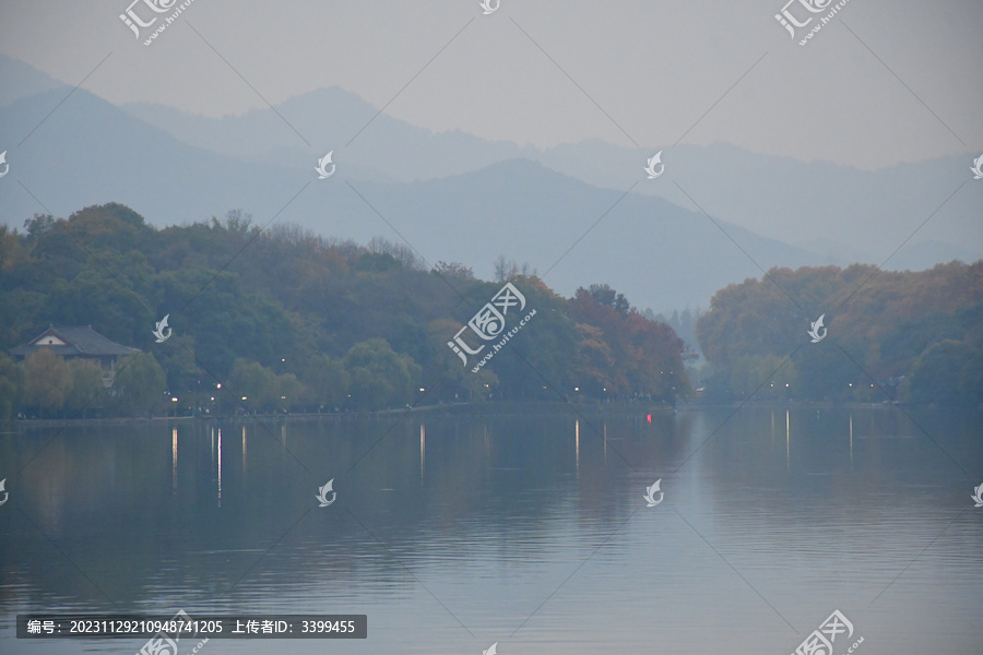 秋天的西湖景色