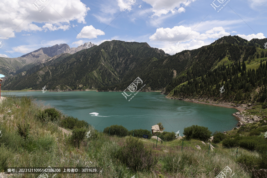 高山湖泊