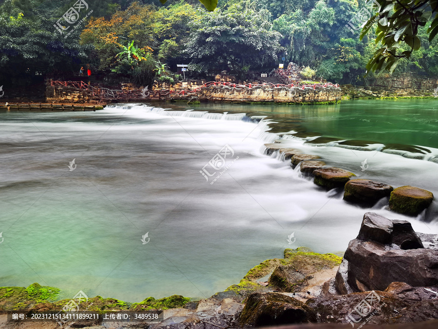 黄果树瀑布流水