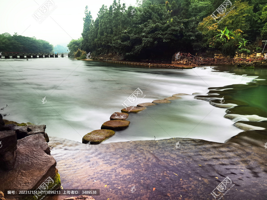 黄果树瀑布流水