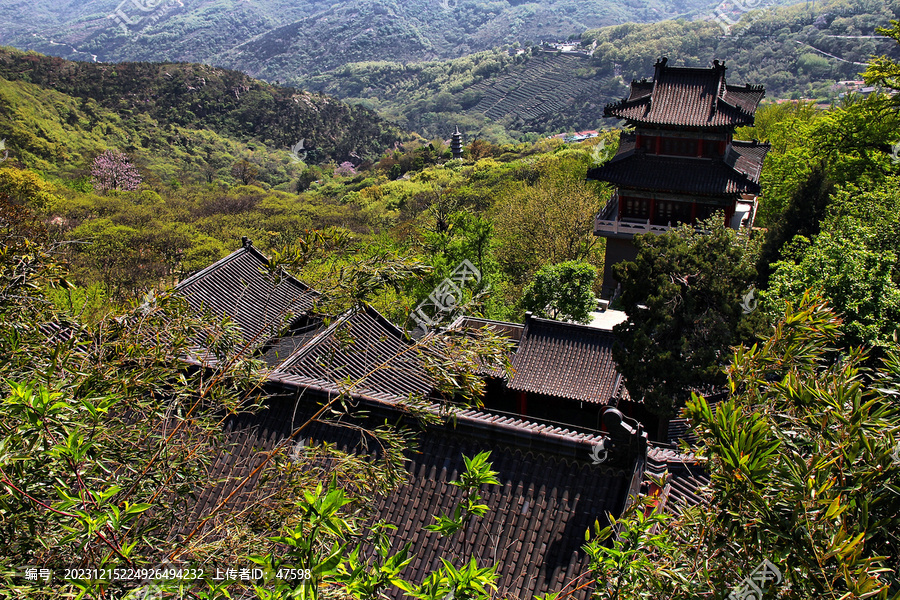 花果山远眺庙宇寺院