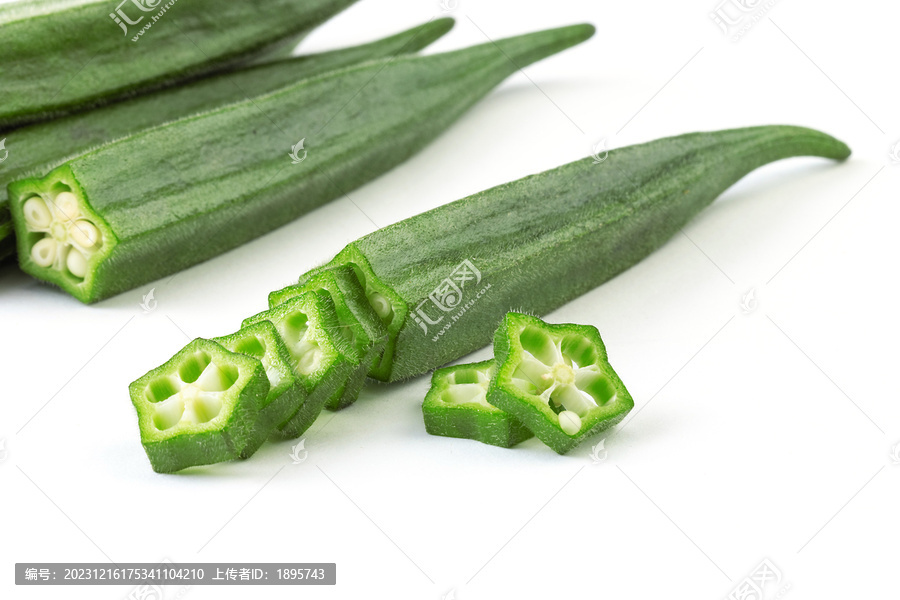 绿色蔬菜秋葵特写白底图