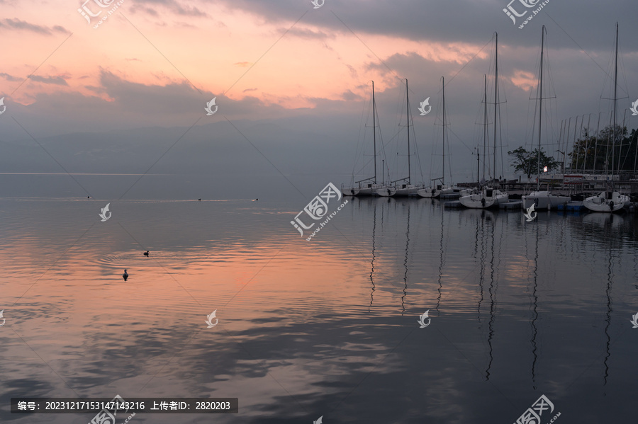 邛海日出