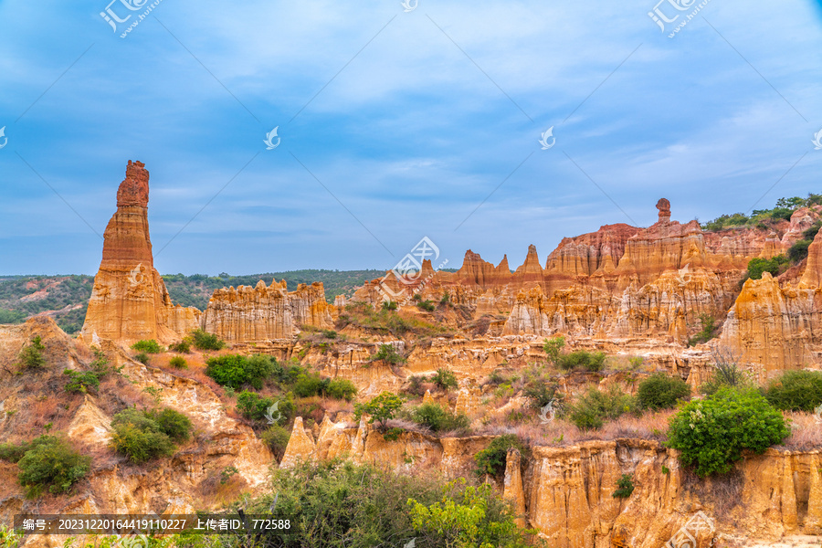 云南元谋浪巴铺土林风景