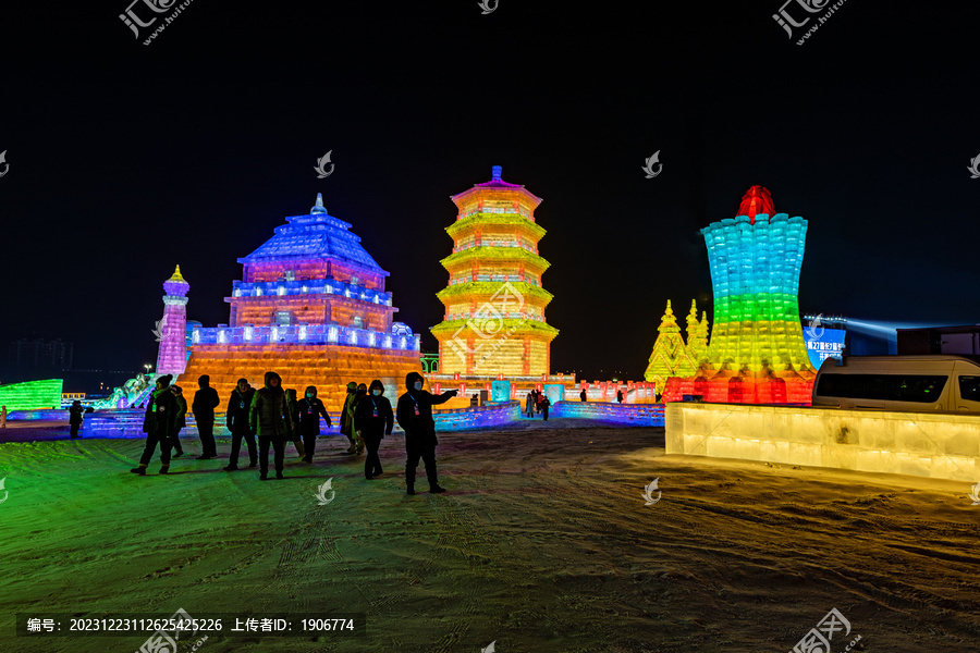 长春冰雪新天地冰雕与建筑景观