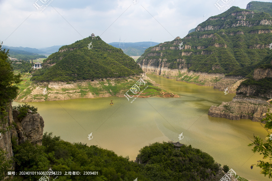 高山湖泊