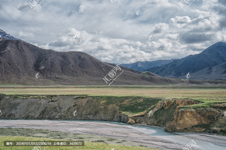 青海阿尼玛卿山国家地质公园风景