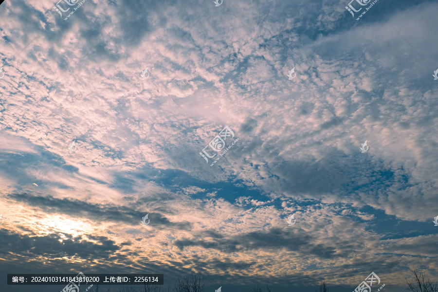 天空湖泊河流蓝天倒影