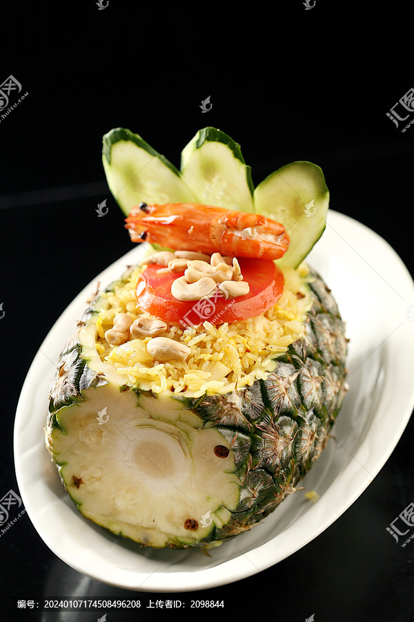 菠萝海鲜焗饭