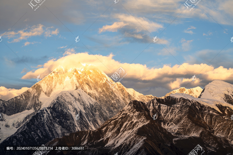 四川甘孜蜀山之王贡嘎山