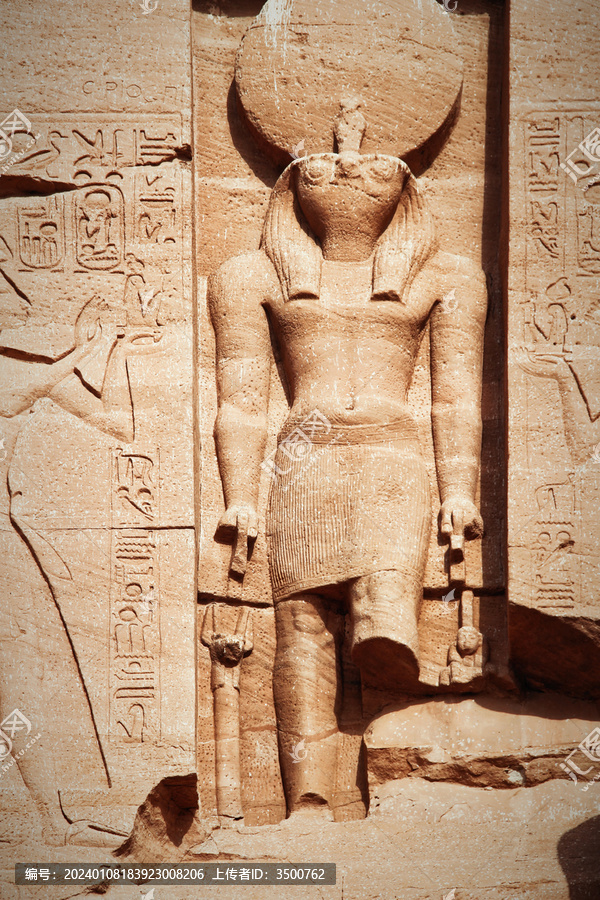 埃及阿布辛贝神庙雕塑