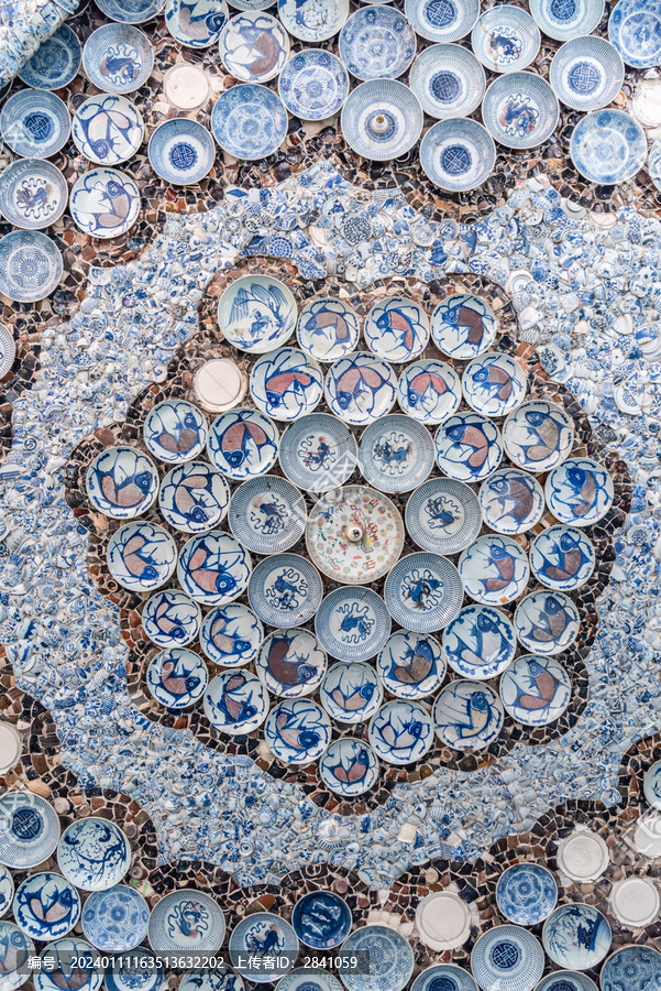 中国天津瓷房子上的精美瓷器