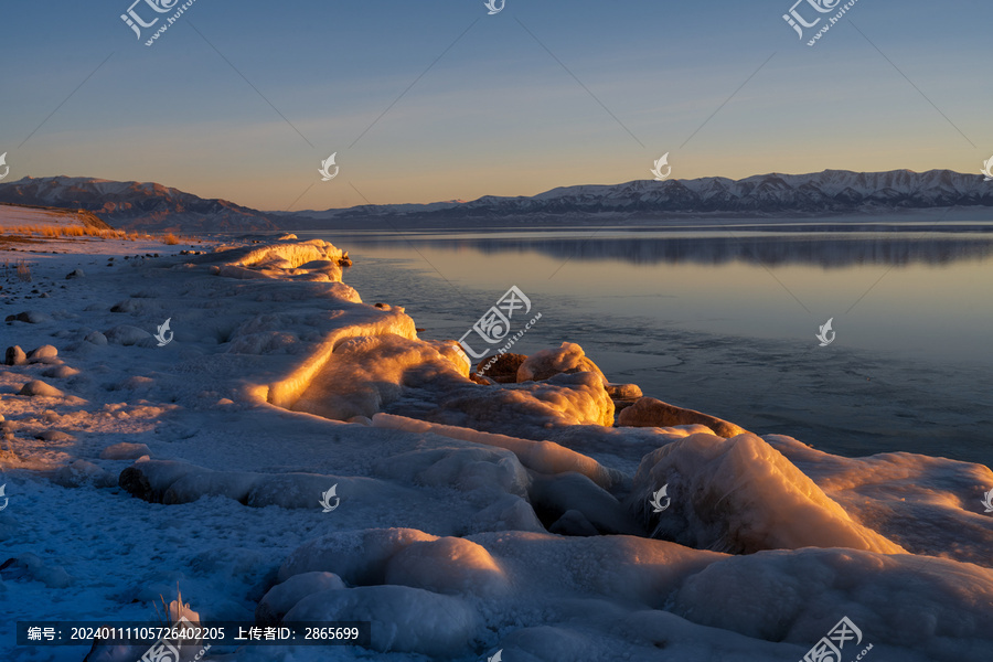 新疆赛里木湖日落美景
