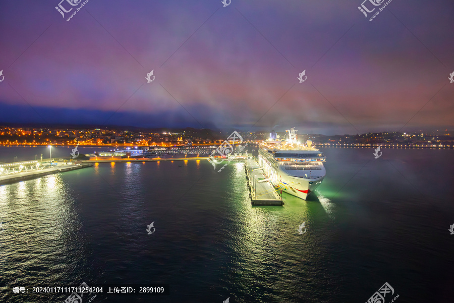 西班牙毕尔巴鄂海港夜景