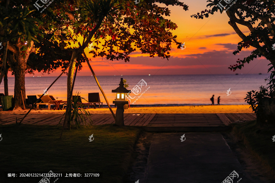 日落下的巴厘岛自然风光