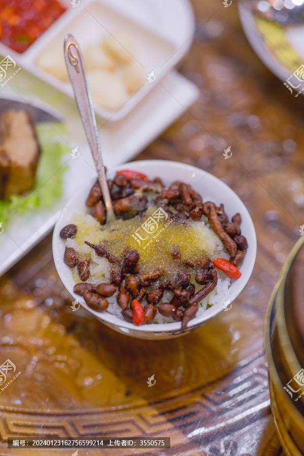 甘南藏族合作市美食蕨麻饭