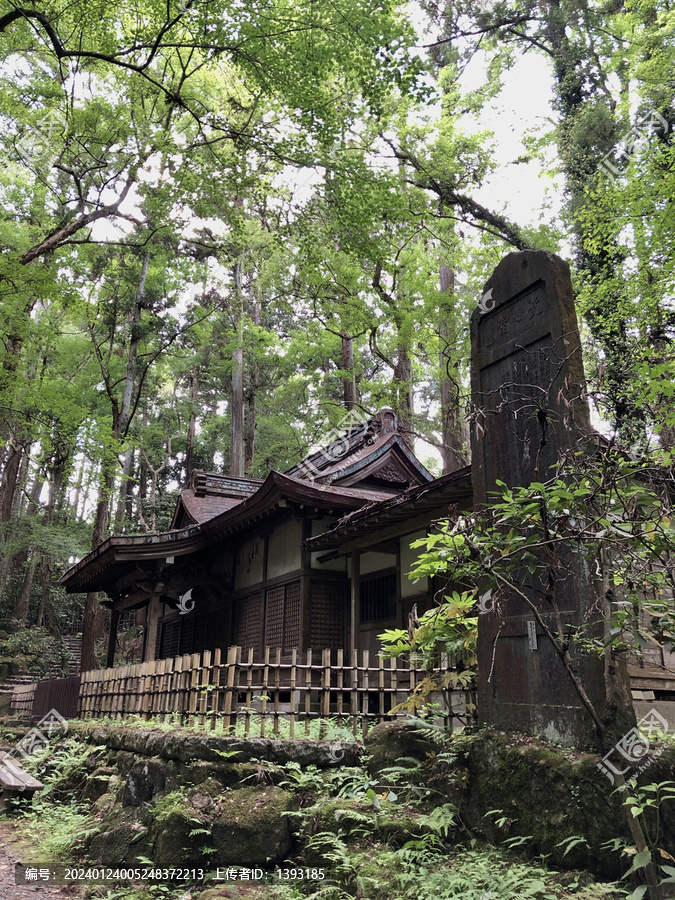 日本成田山公园里的日式木建筑