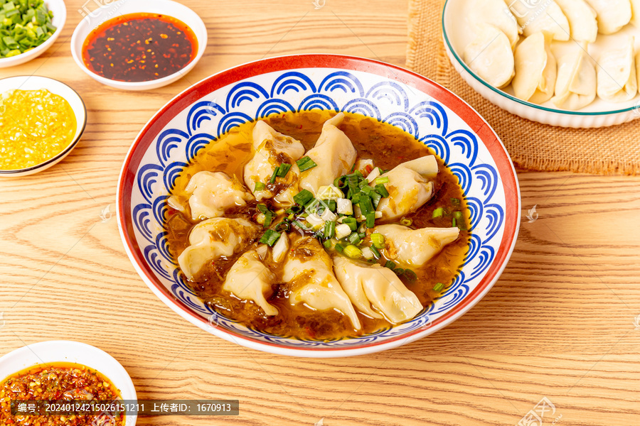 手工酸菜水饺