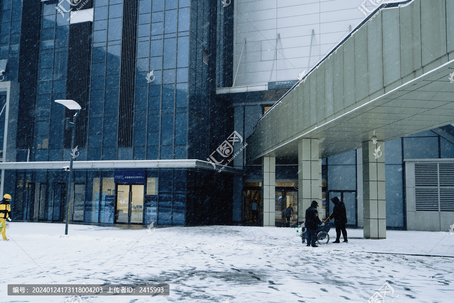 雪地工人