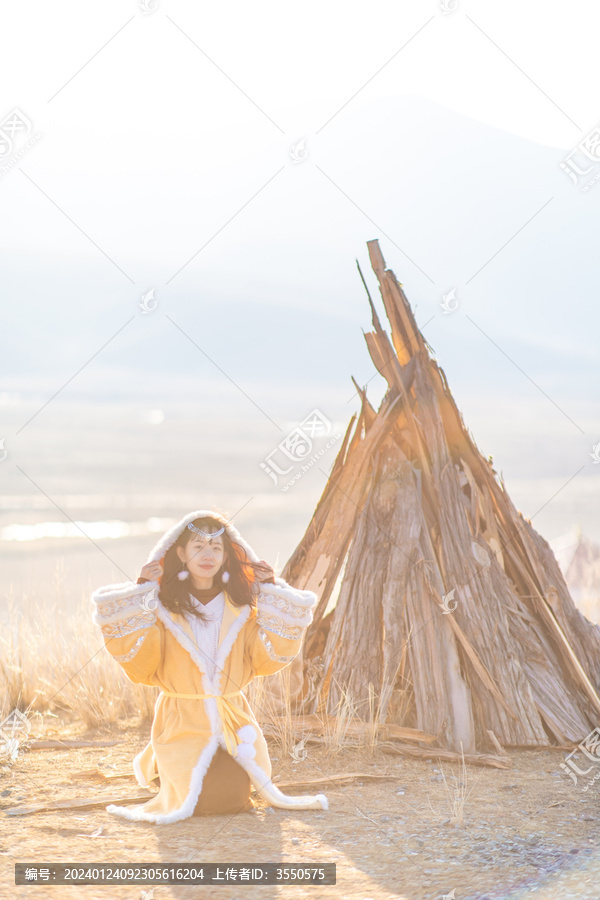 甘南藏族自治州甘加草原夕阳人像