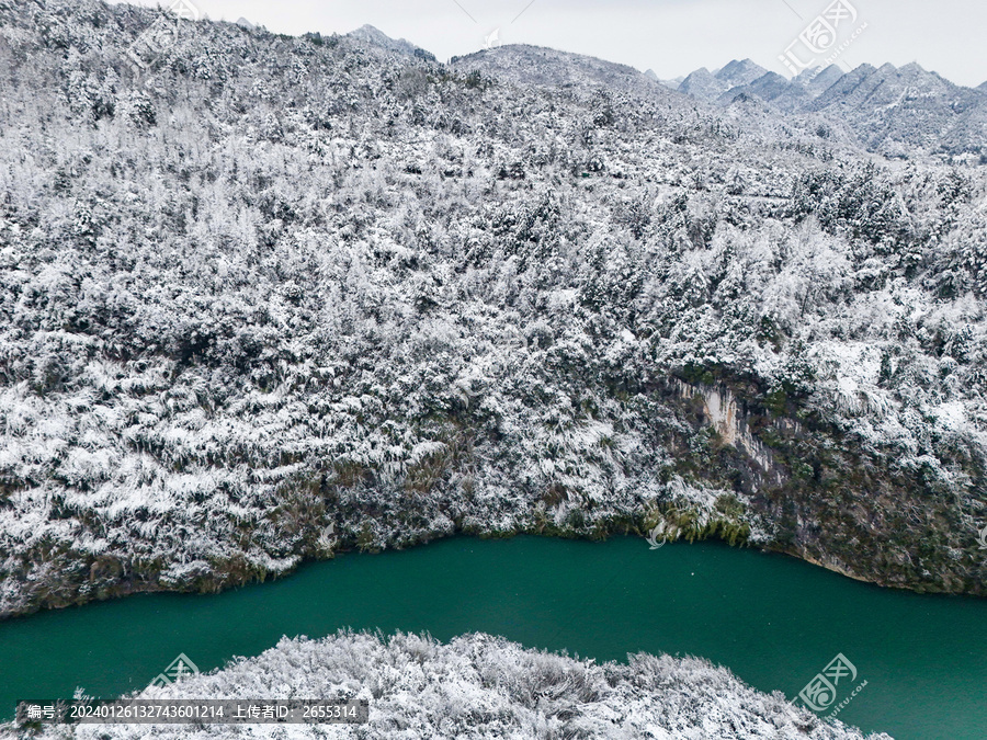 贵州黔东南大峡谷冬季雪景风光