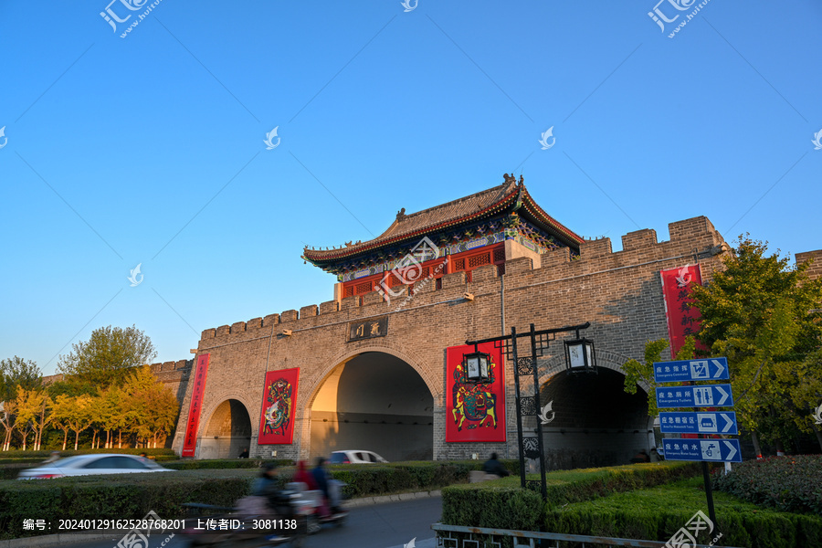 中国开封城墙古城门新门夜景